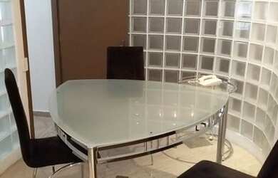 Imagem: O depósito possui 2 Vagas na garagem, 85m² de Área e está