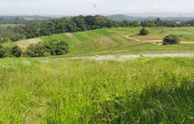 Imagem: O terreno possui 600m² de Área e está localizado em Adalgisa