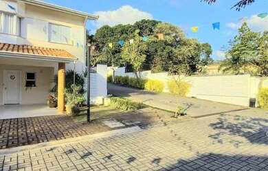 Imagem: A casa em condomínio possui 4 Dormitórios, 3 Banheiros, 5