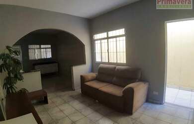 Imagem: A casa possui 2 Dormitórios, 1 Banheiro, 1 Vaga na garagem