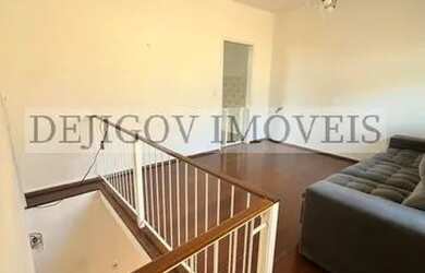 Imagem: A casa possui 2 Dormitórios, 2 Banheiros, 2 Vagas na garagem