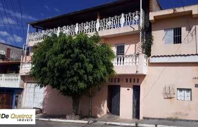 Imagem: A casa possui 5 Dormitórios, 5 Banheiros, 1 Vaga na garagem