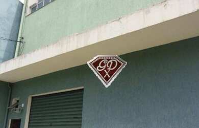 Imagem: O depósito possui 4 Vagas na garagem, 110m² de Área e está