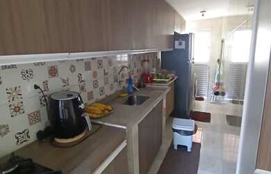 Imagem: A casa possui 3 Dormitórios, 1 Banheiro, 2 Vagas na garagem