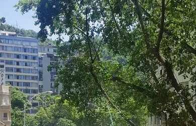 Imagem 4: Alugo apartamento semimobiliado 02 quartos dependência c/ lavabo - Copacabana...