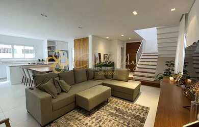 Imagem: A casa possui 5 Dormitórios, 4 Banheiros, 3 Vagas na garagem