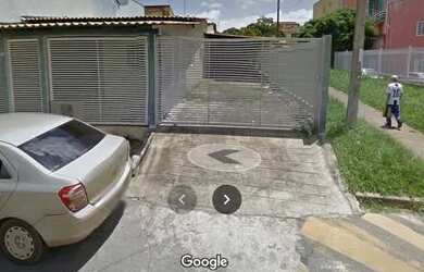 Imagem: A casa possui 2 Dormitórios, 2 Banheiros, 1 Vaga na garagem