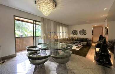 Imagem: O apartamento possui 4 Dormitórios, 3 Banheiros, 3 Vagas na