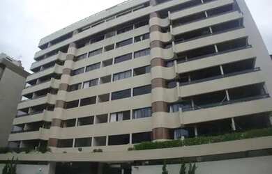 Imagem: O apartamento possui 4 Dormitórios, 5 Banheiros, 2 Vagas na