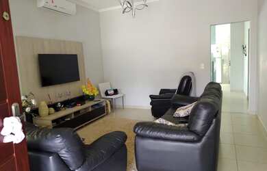 Imagem 6: Excelente casa com 326 m² de construção a venda bairro Rezek em Artur...