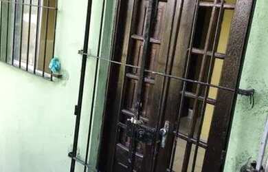 Imagem: A casa possui 2 Dormitórios, 1 Banheiro, 1 Vaga na garagem