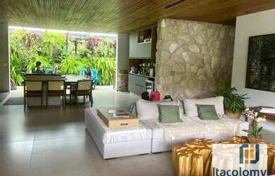 Imagem: A casa em condomínio possui 4 Dormitórios, 5 Banheiros, 2