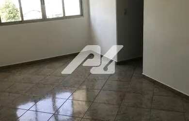 Imagem: O apartamento possui 3 Dormitórios, 1 Banheiro, 1 Vaga na garagem