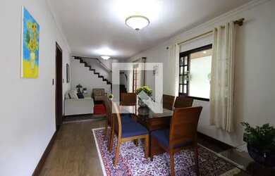 Imagem: A casa em condomínio possui 3 Dormitórios, 3 Banheiros, 1