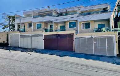 Imagem: A casa possui 3 Dormitórios, 2 Banheiros, 2 Vagas na garagem