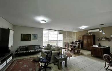 Imagem: A casa possui 4 Dormitórios, 5 Banheiros, 3 Vagas na garagem