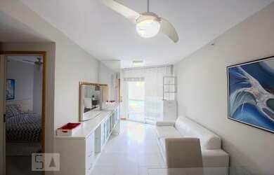 Imagem: O apartamento possui 1 Dormitório, 1 Banheiro, 1 Vaga na garagem