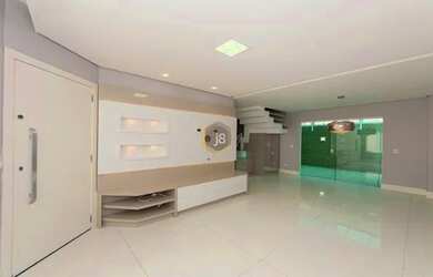 Imagem: A casa possui 3 Dormitórios, 4 Banheiros, 2 Vagas na garagem