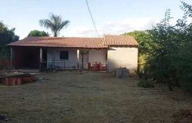 Imagem: A fazenda possui 3.000m² de Área e está localizado em Simões