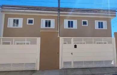 Imagem: A casa possui 2 Dormitórios, 1 Banheiro, 2 Vagas na garagem