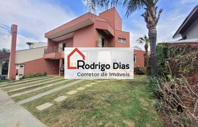 Imagem: A casa possui 3 Dormitórios, 5 Banheiros, 5 Vagas na garagem