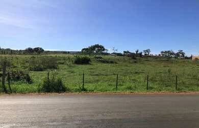 Imagem 3: Terrenos 10x25 em São Sebastião no asfalto