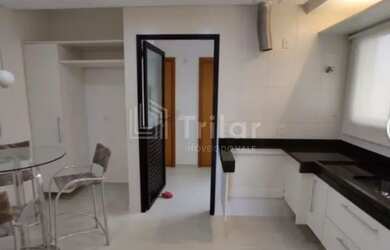 Imagem: O apartamento possui 4 Dormitórios, 1 Banheiro, 2 Vagas na