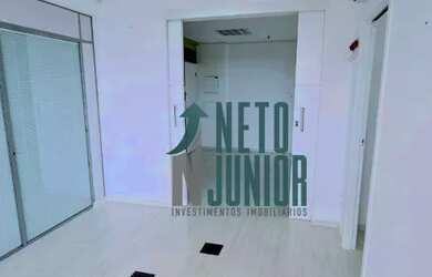 Imagem: O depósito possui 1 Vaga na garagem e 82m² de Área e está