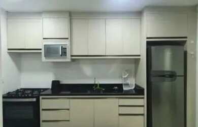 Imagem: O apartamento possui 2 Dormitórios, 1 Banheiro, 1 Vaga na garagem