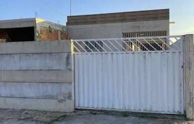 Imagem: A casa à venda possui 2 Dormitórios, 1 Banheiro, 3 Vagas na