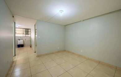 Imagem: O apartamento possui 3 Dormitórios, 1 Banheiro e 80m² de Área