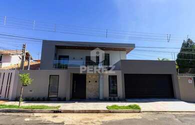 Imagem: A casa possui 5 Dormitórios, 5 Banheiros, 4 Vagas na garagem