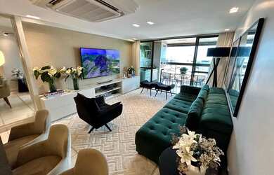 Imagem: O apartamento possui 4 Dormitórios, 5 Banheiros, 2 Vagas na