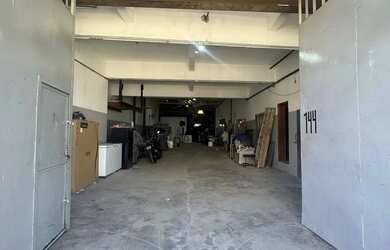 Imagem 3: Galpão com 12 salas e vestiario- 420m2 Bonsucesso