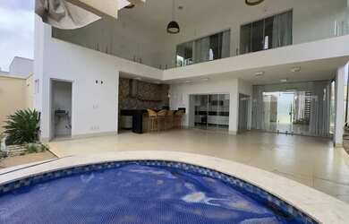 Imagem: A casa em condomínio possui 4 Dormitórios, 5 Banheiros, 5