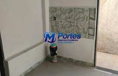 Imagem: A casa possui 3 Dormitórios, 2 Banheiros, 1 Vaga na garagem