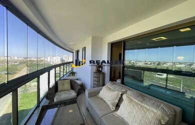 Imagem: O apartamento possui 3 Dormitórios, 4 Banheiros, 2 Vagas na