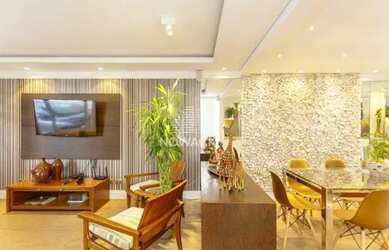 Imagem: A casa possui 3 Dormitórios, 4 Banheiros, 2 Vagas na garagem