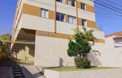 Imagem: O apartamento possui 3 Dormitórios, 1 Banheiro, 1 Vaga na garagem