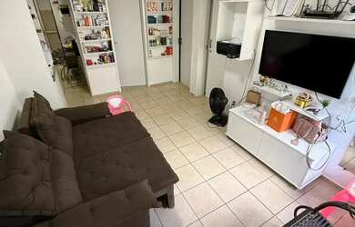 Imagem: O apartamento possui 2 Dormitórios, 1 Banheiro, 2 Vagas na