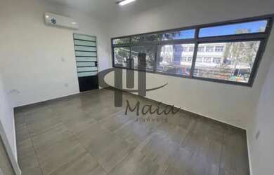 Imagem: O depósito possui 391m² de Área e está localizado em Barcelona