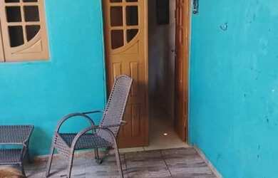 Imagem: A casa à venda possui 2 Dormitórios, 1 Banheiro, 1 Vaga na