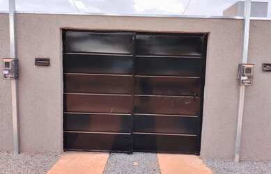 Imagem: A casa em condomínio possui 3 Dormitórios, 2 Banheiros, 1