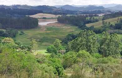 Imagem: O terreno possui 20.000m² de Área e está localizado em Piracaia