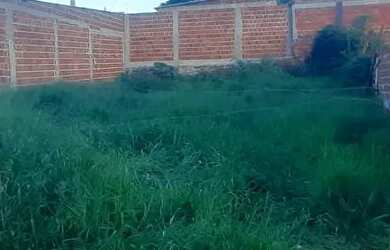 Imagem: A casa possui 1 Dormitório, 1 Banheiro, 1 Vaga na garagem