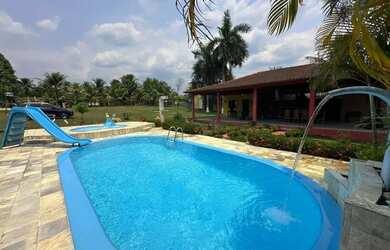 Imagem: A fazenda possui 4.000m² de Área, Churrasqueira, Piscina e