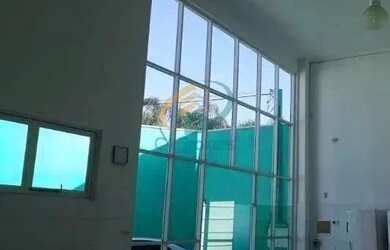 Imagem: O depósito possui 5 Vagas na garagem e 250m² de Área e está