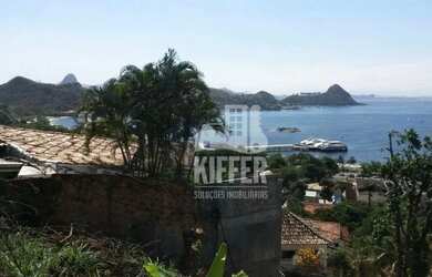 Imagem: O terreno possui 890m² de Área, Imóvel novo e está localizado