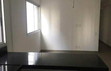 Imagem: O apartamento possui 2 Dormitórios, 1 Banheiro, 2 Vagas na