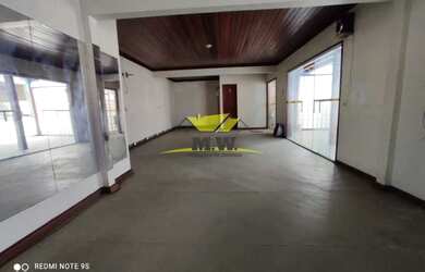 Imagem: A casa em condomínio possui 3 Dormitórios, 1 Banheiro, 2 Vagas